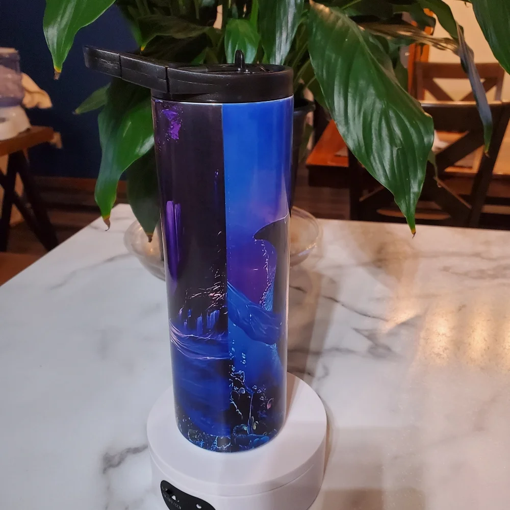 Killer Whale 20oz Tumbler with duo lids 🎉sale